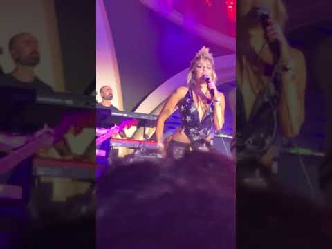 Miley Cyrus 4th of July Front Row POV