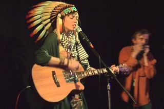 Маша badda boo. Обои маша badda boo луна. Badda boo луна. Улетаю маша badda. Badda boo луна.