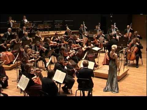 Elina Vähälä playing Bruchs Violin Concerto No.