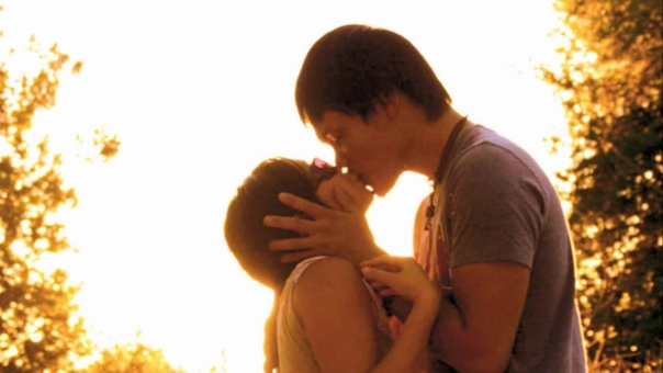 Целоваться с бывшим мужем во сне. Приснилось что целуюсь с другом парня. Приснилось что целуюсь с другом парня. Девушка целует. Приснилось что целуюсь с другом парня.