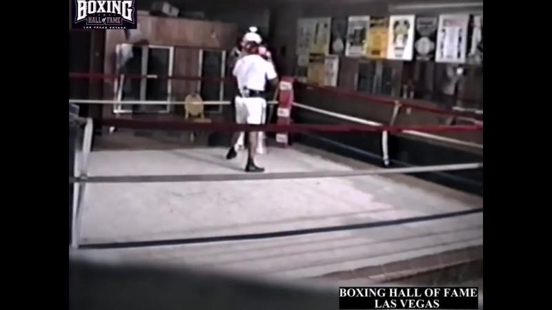 Mike Tyson vs Sparring Partner.