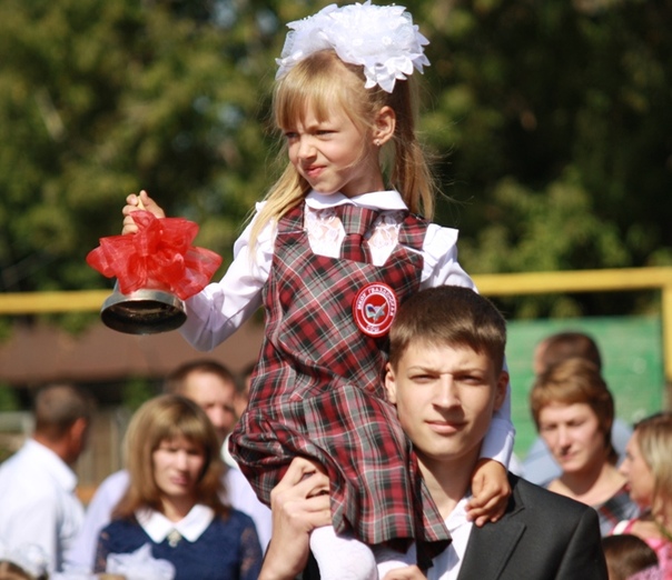 последний звон. символика последнего звонка. прозвенел последний звонок. последний звонок картинки. последний школьный звонок.