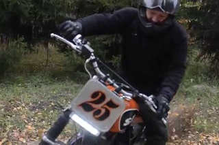 Yamaha SR400 Flat Tracker “Metla“ by Roman Molchanov (Hammerbike Customs)