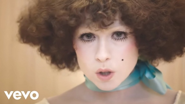 Allie X Paper Love,