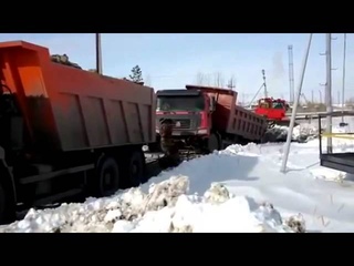 камаз  и  китайский  грузовик  смешно