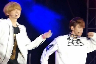 [HD]130115 GOLDEN DISK AWARDS - LUHAN, LAY, KAI, XIUMIN, BAEKHYUN, SEHUN - WE ARE THE FUTURE